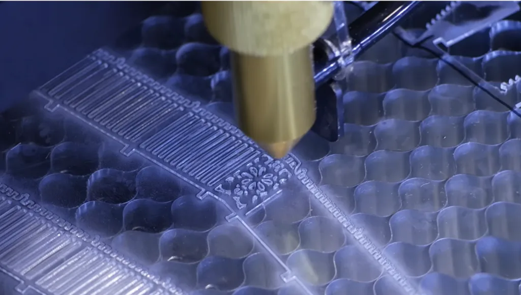 beamo engraving precise bridge parts in acrylic